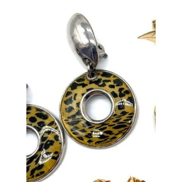 Jewelry - Berebi Leopard Print Hoop Dangle Clip On Earrings 2in